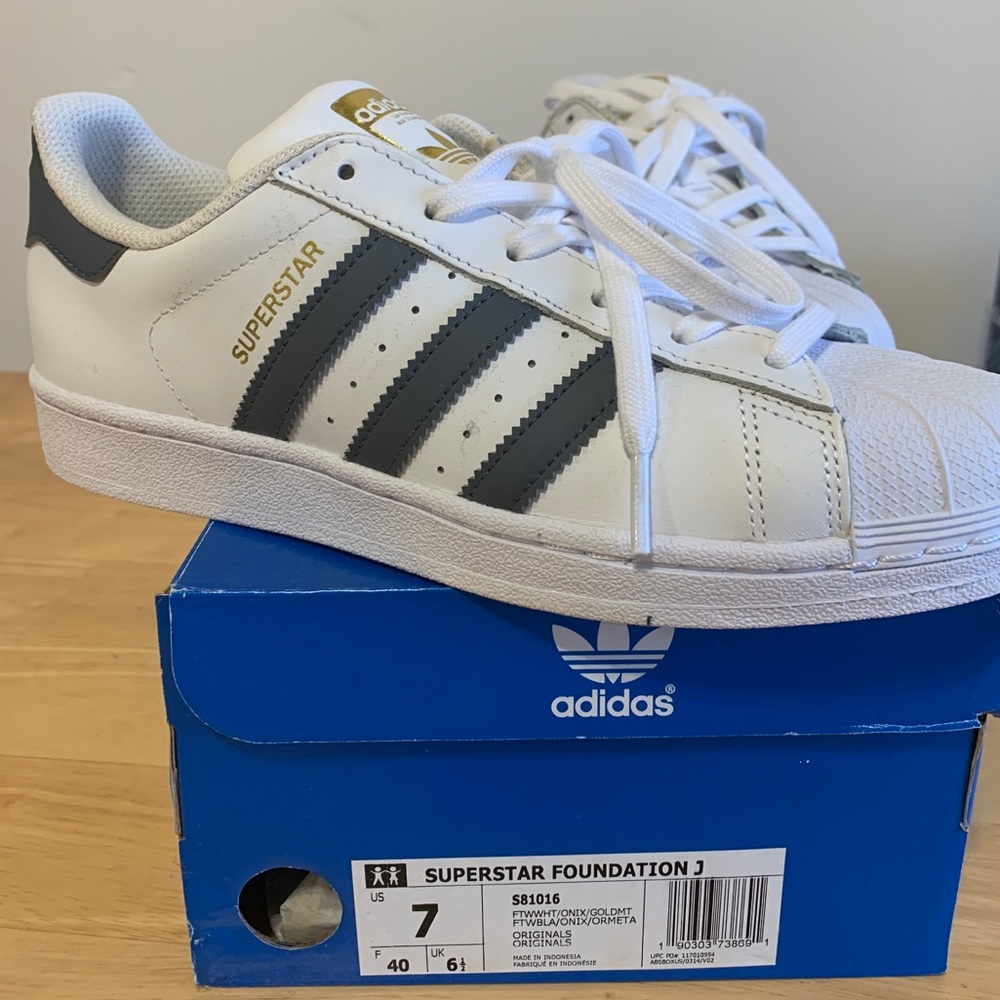 Adidas Superstar Sneakers Dark Grey Stripes